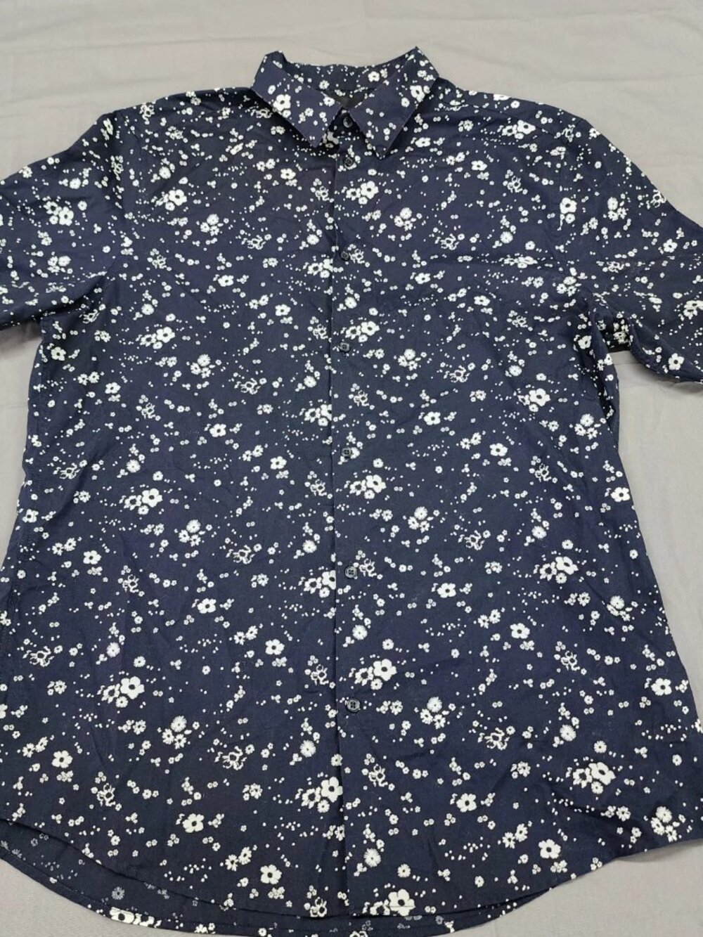 H&M Women's L Slim Fit Short Sleeve Button Up Shirt Navy Blue Floral Top